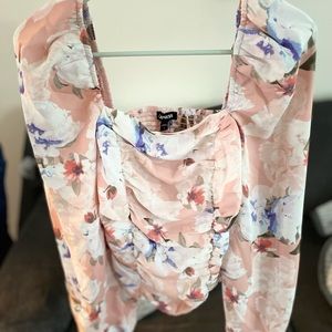 Floral Print Square Neck Ruched Front Top
Express (S) New, tags still attached